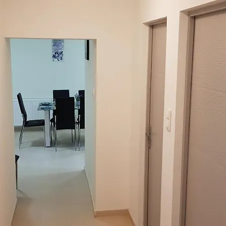 דירה Maros Gyongye Vendeghaz מאקו