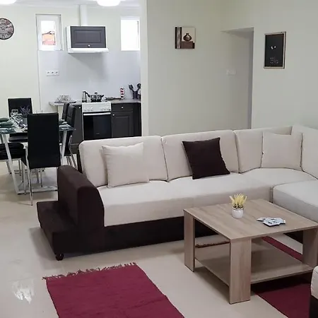 דירה Maros Gyongye Vendeghaz